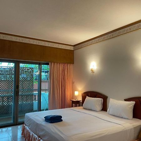 Phuket Golden Sand Inn - Sha Extra Plus Karon Exterior photo