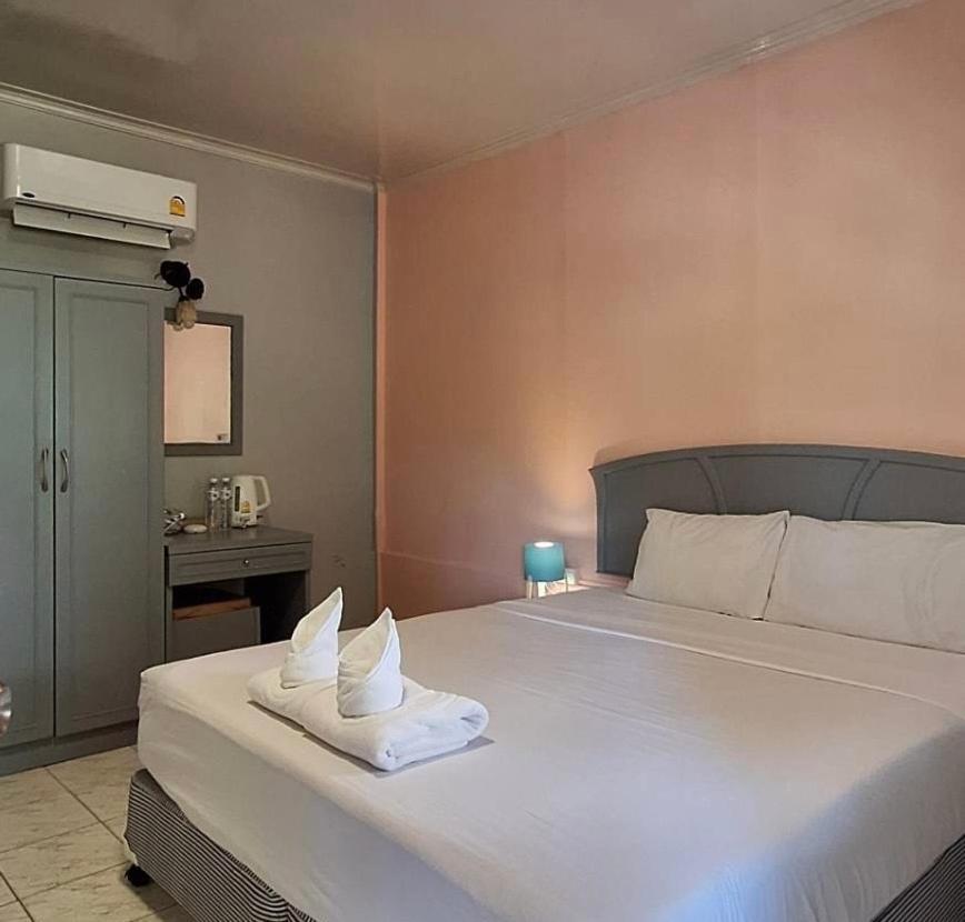 Phuket Golden Sand Inn - Sha Extra Plus Karon Exterior photo